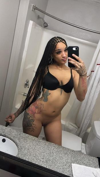 Rose, 24  female escort, Athens